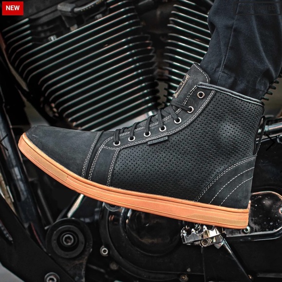 Indie Ridge Men's Black and Tan High-Top Sneakers - Picture 4 of 5